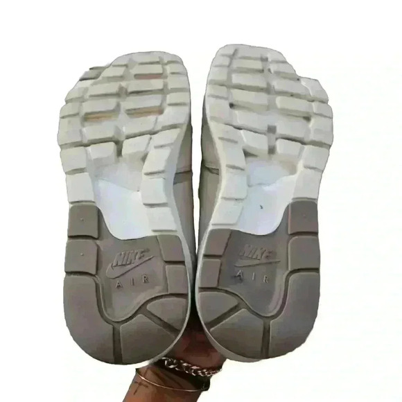 Nike Womens Air Max 1 Ultra Essentials 'String Iron Metallic Gold' 9 - Picture 5 of 14